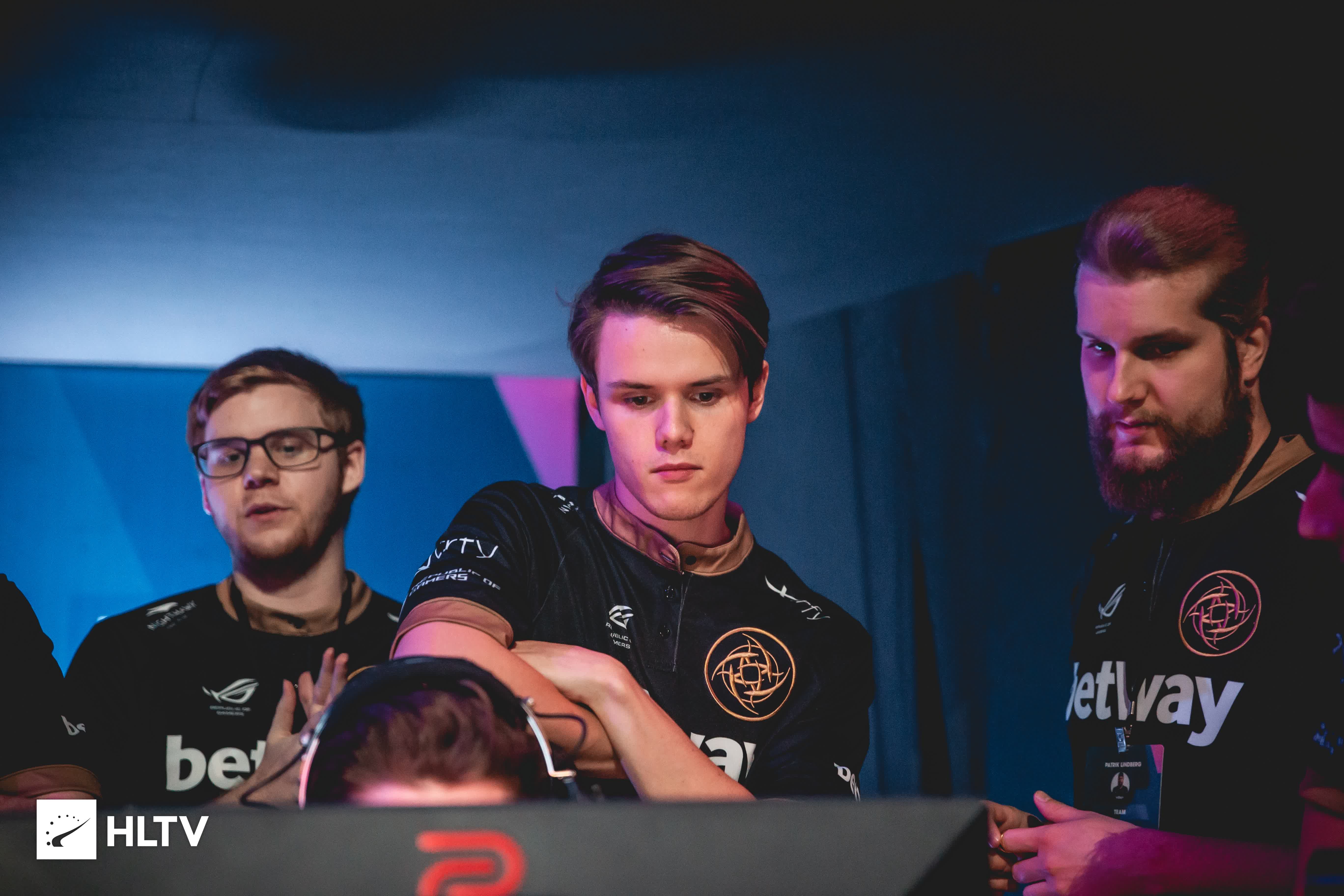 最终由斯洛 最终由斯洛